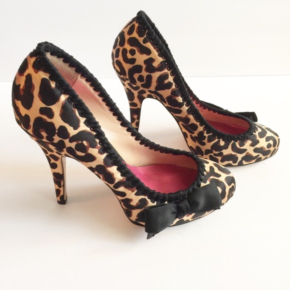 Betsey Johnson Nelson Leopard Print Pumps Size 8M - Picture 2 of 8